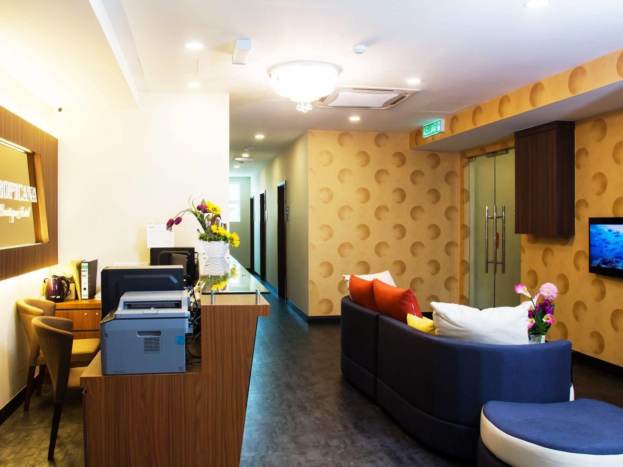 Tropicana Homestay Muar Extérieur photo