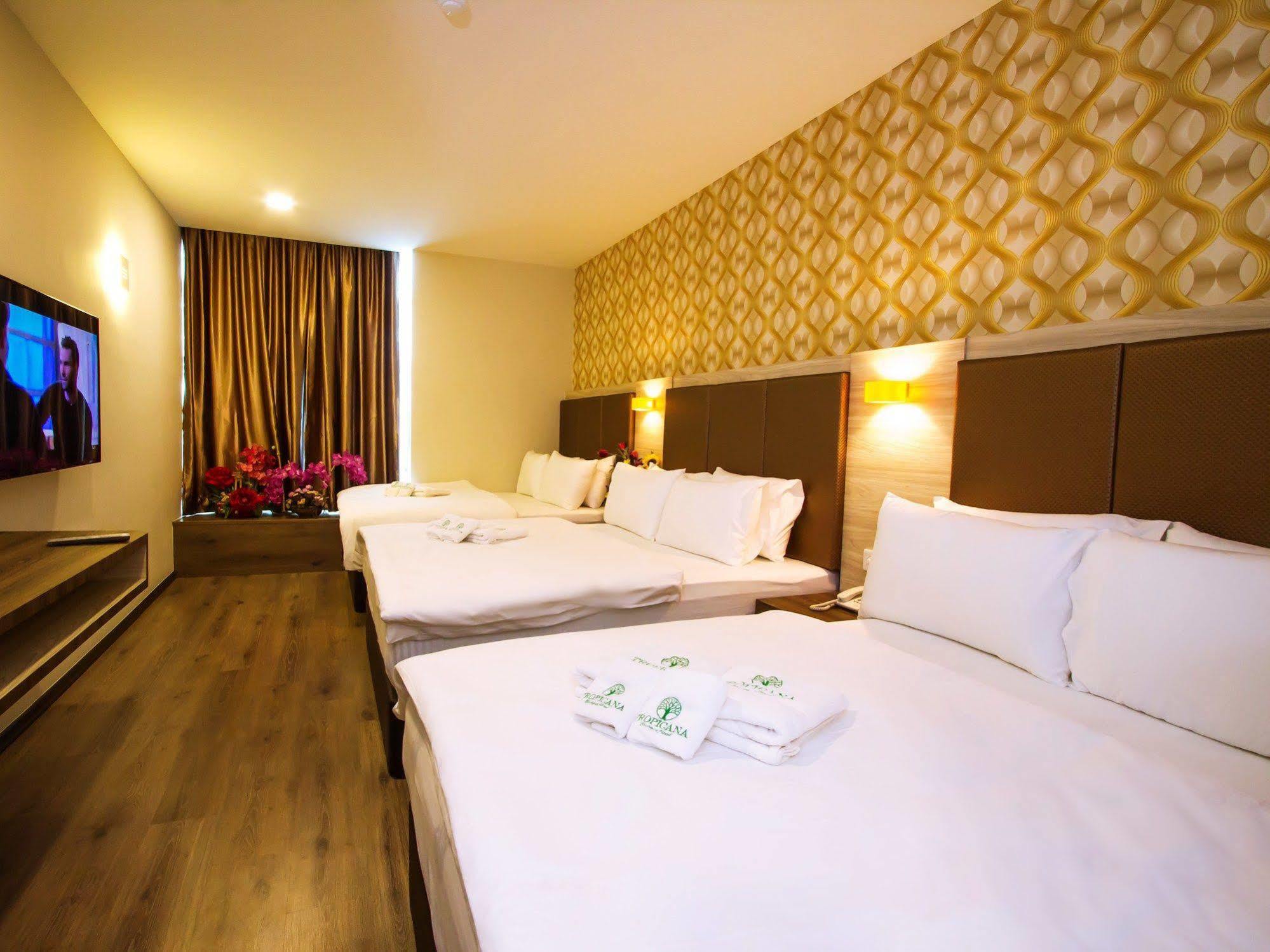 Tropicana Homestay Muar Extérieur photo